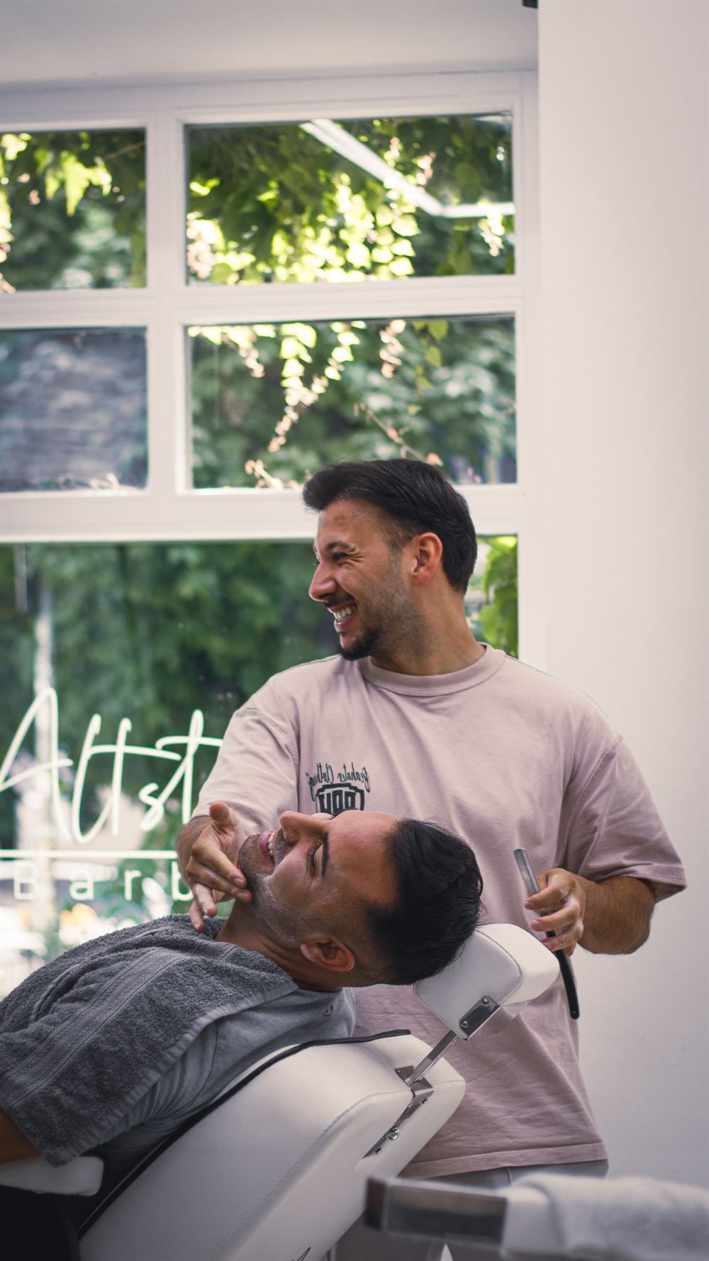 Gesichtspflege im Altstadt Barbier